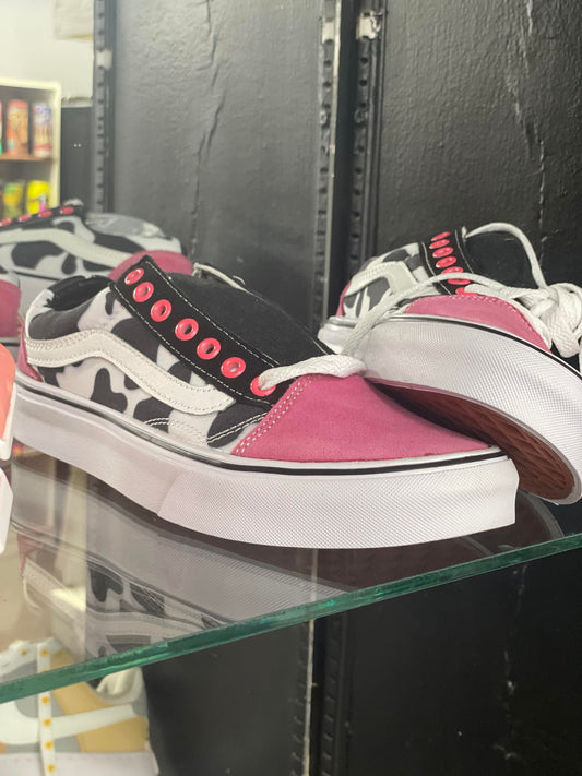 Pink "Off the Wall"-White.Black.Pink-Cow Print Vans