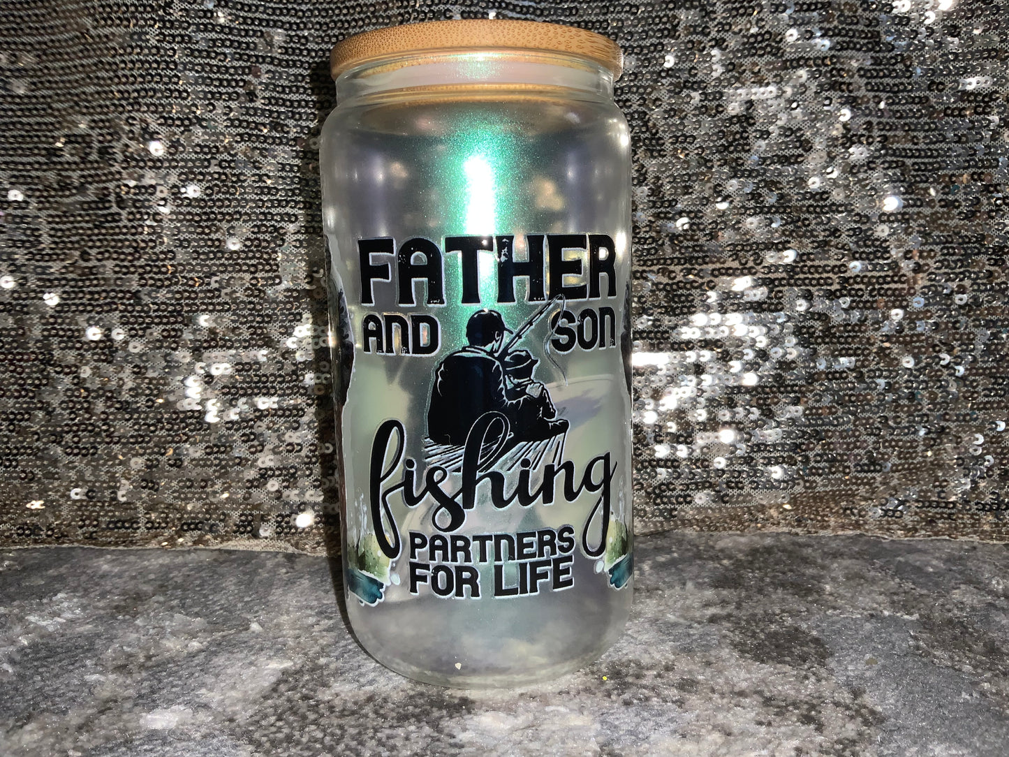 FATHER AND SON fishing PARTNERS FOR LIFE Print -Rainbow Shimmer Colorful Haze Glass Tumbler (Green)